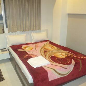 Hotel Crystal, Vadodara 3